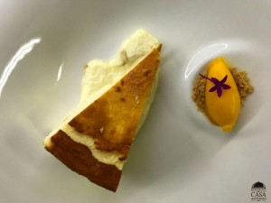 Tarta de queso con sorbete de mango de la costa tropical